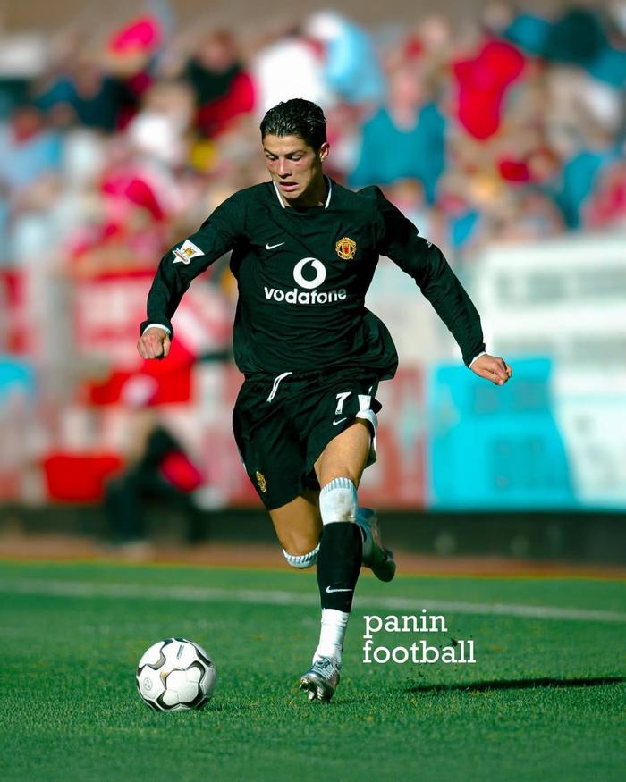 九游体育-关于C罗重返赛场，出色发挥首场状态出色，曼联观众沸腾！的信息