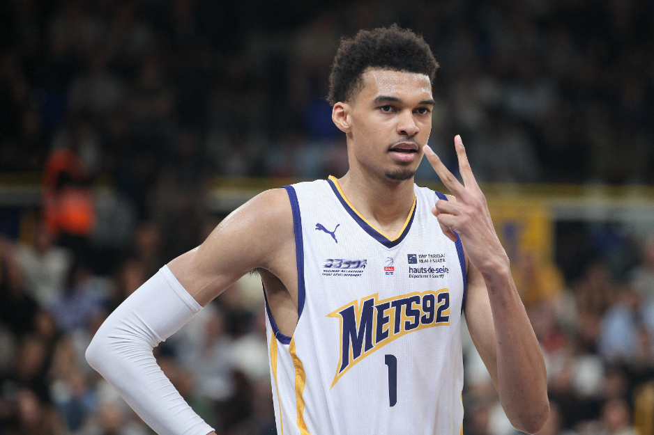 九游娱乐-关于Ning新星惊险取胜表现惊艳，曼联未来可期！的信息