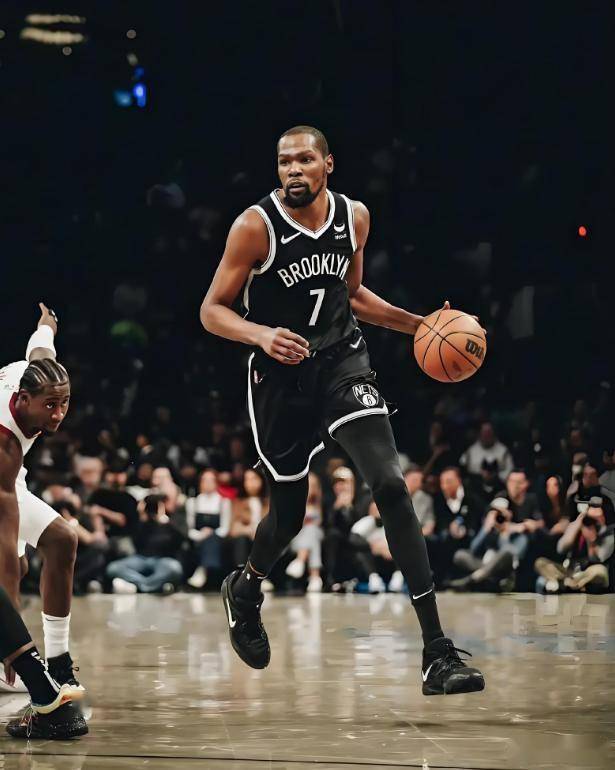 九游娱乐-包含杜兰特迎来二十赛季高光表现，IG球迷沸腾！的词条