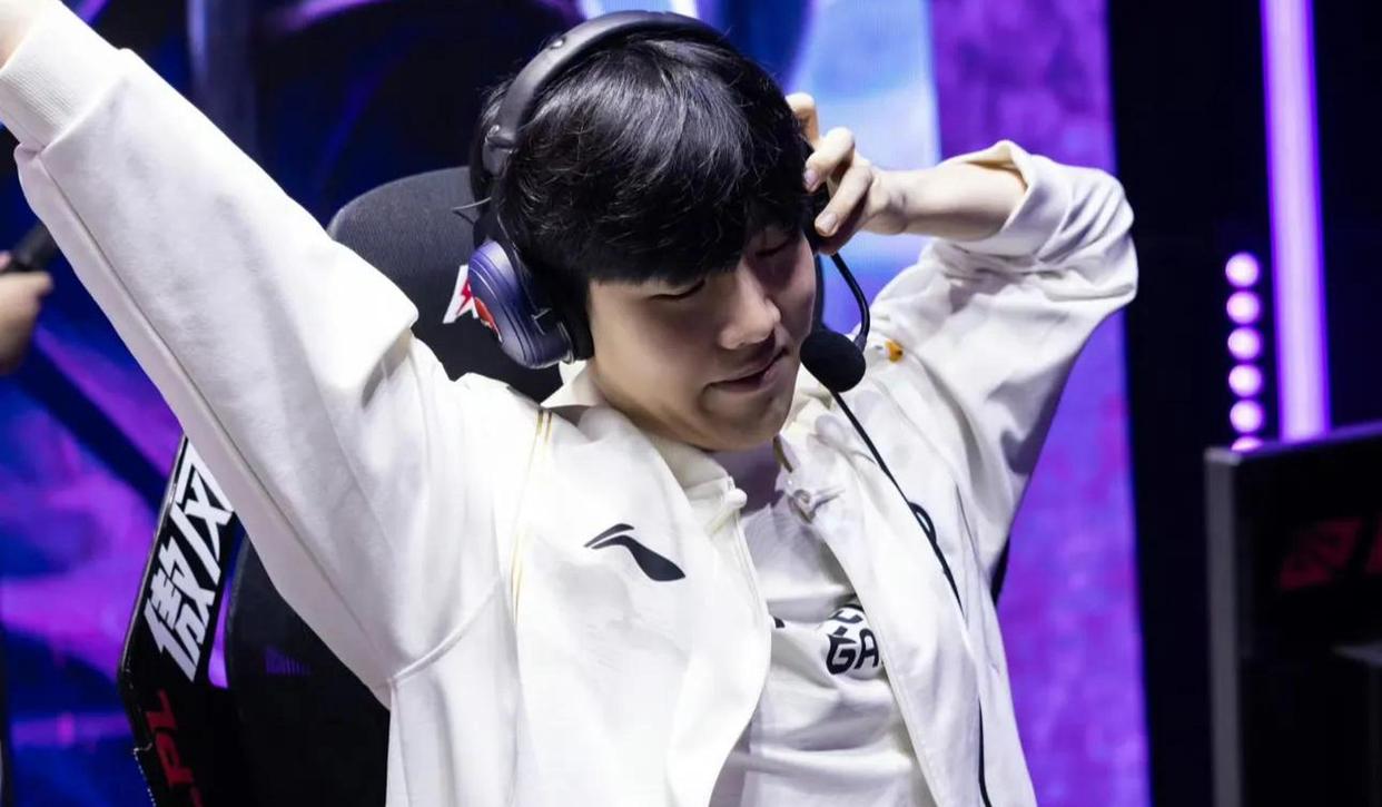 九游娱乐-TheShy关键节点高光表现，巴塞罗那带队取胜！的简单介绍